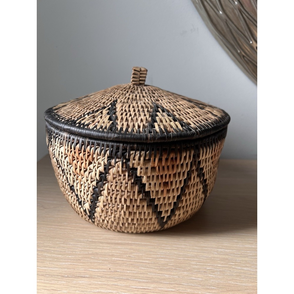 VTG Hand Woven Lidded Basket By Zulu African Tribe